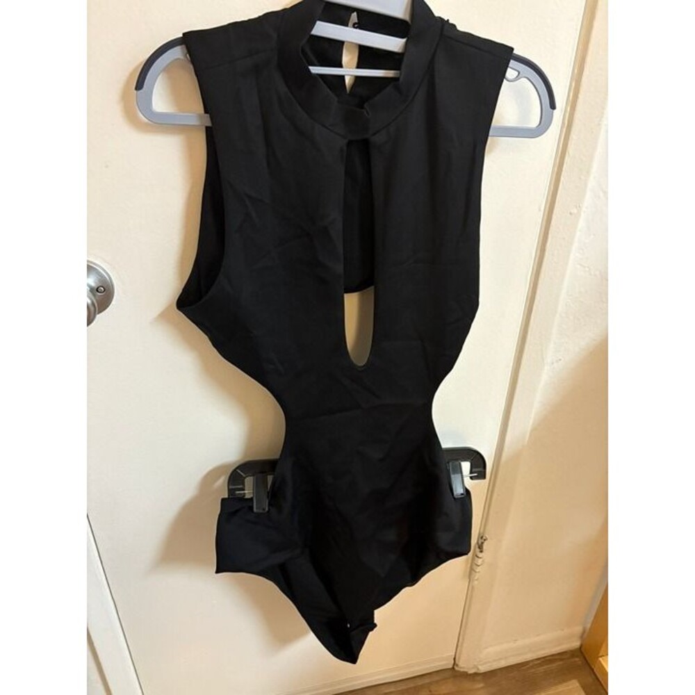 FINESSE Mock Neck Cutout Sleeveless Bodysuit with detatched glove sleeves